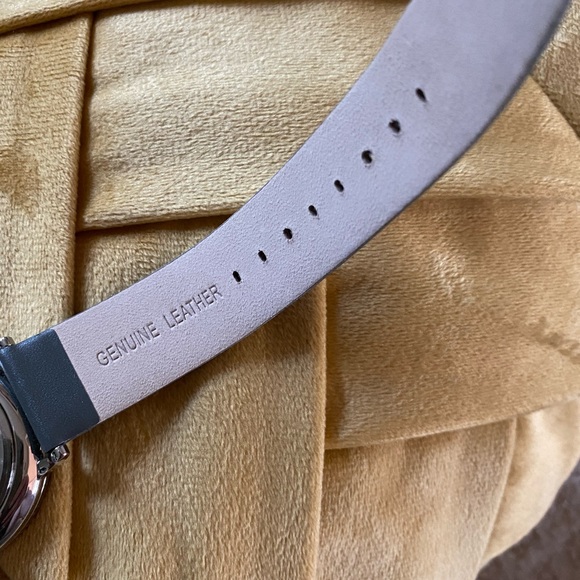 NWOT men’s Ted Baker London 10009291 watch with genuine leather grey band - Picture 8 of 8